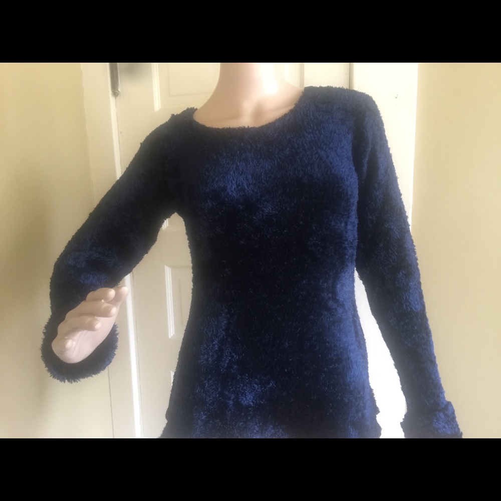 New Cobalt Blue Very Soft Pull Over Sweater Size S